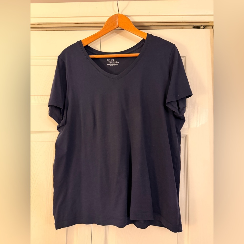 Time and Tru Women's Dark Navy V-Neck Short Sleeve Tee